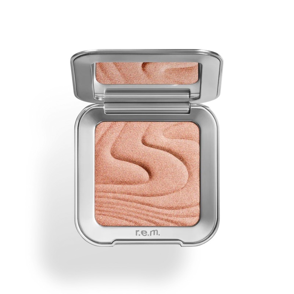 R.E.M. Beauty Highlighter in Miss Saturn
